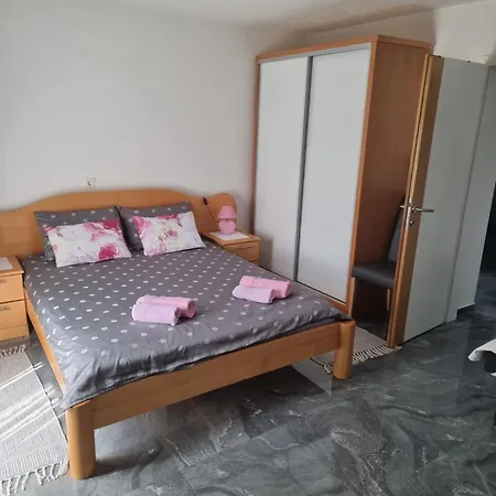 Apartment Anida